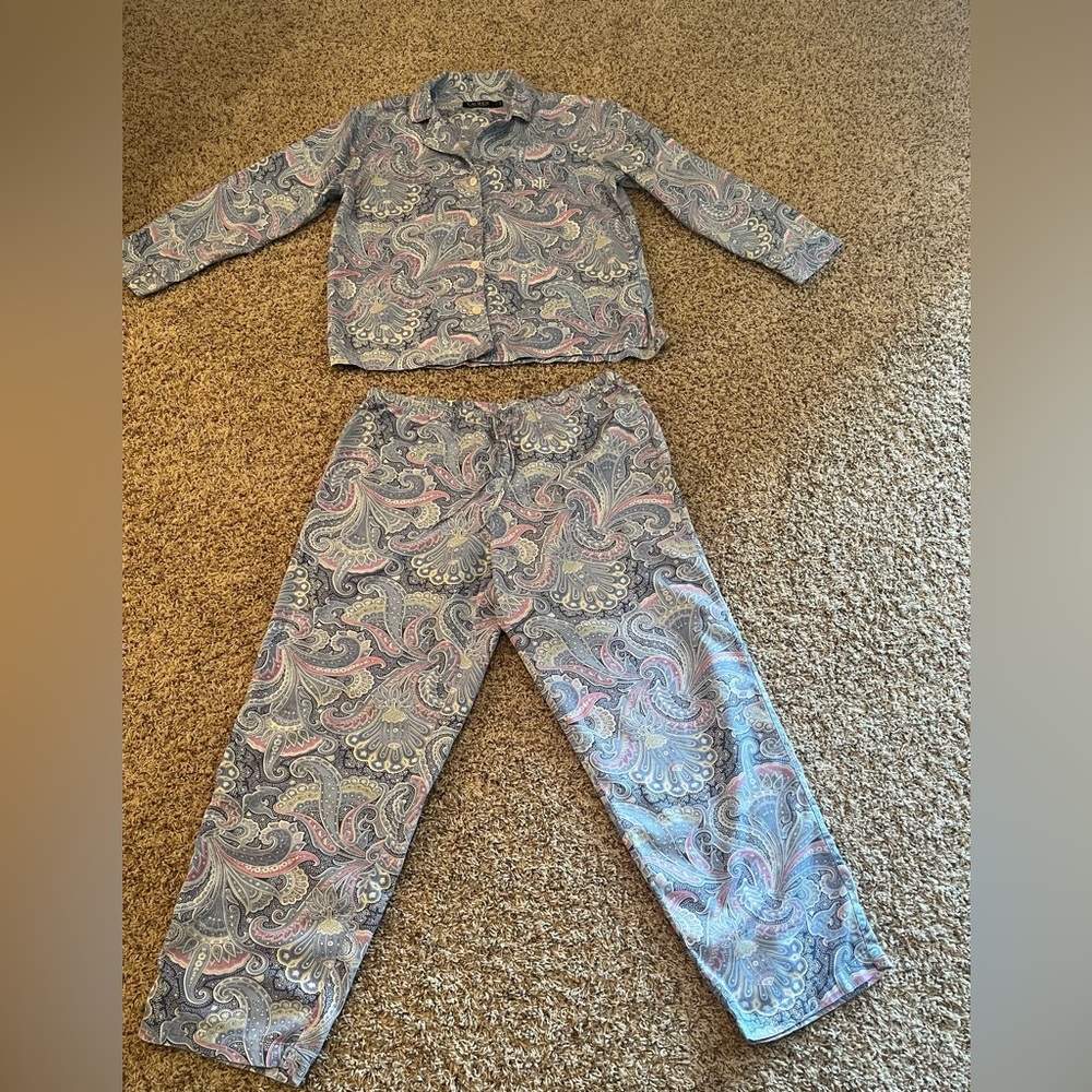 Lauren Ralph Lauren Women’s Pajama Set - Picture 7 of 8